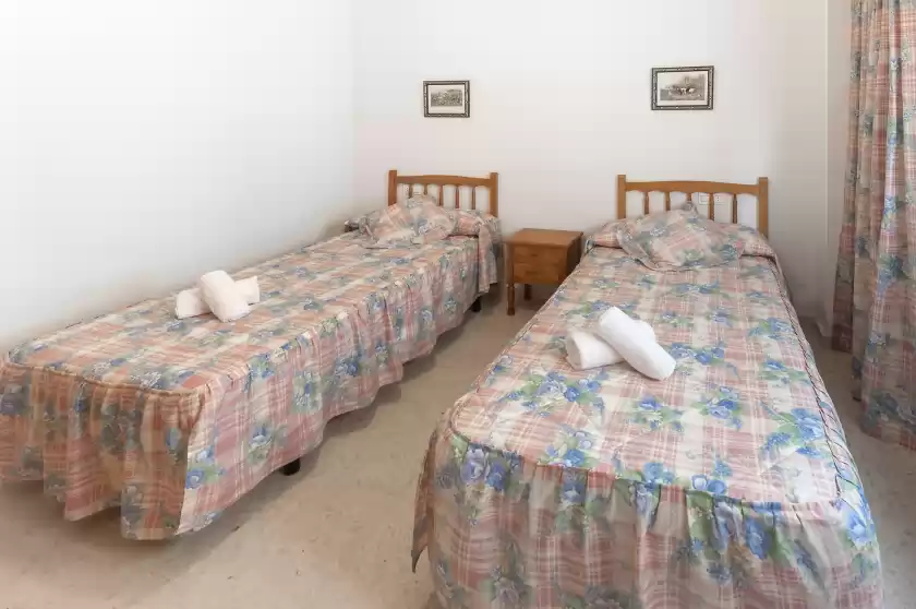 Holiday rentals in Espejo, Grau i Platja