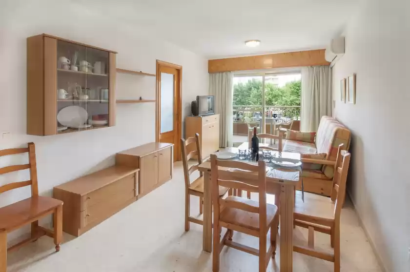 Holiday rentals in Espejo, Grau i Platja