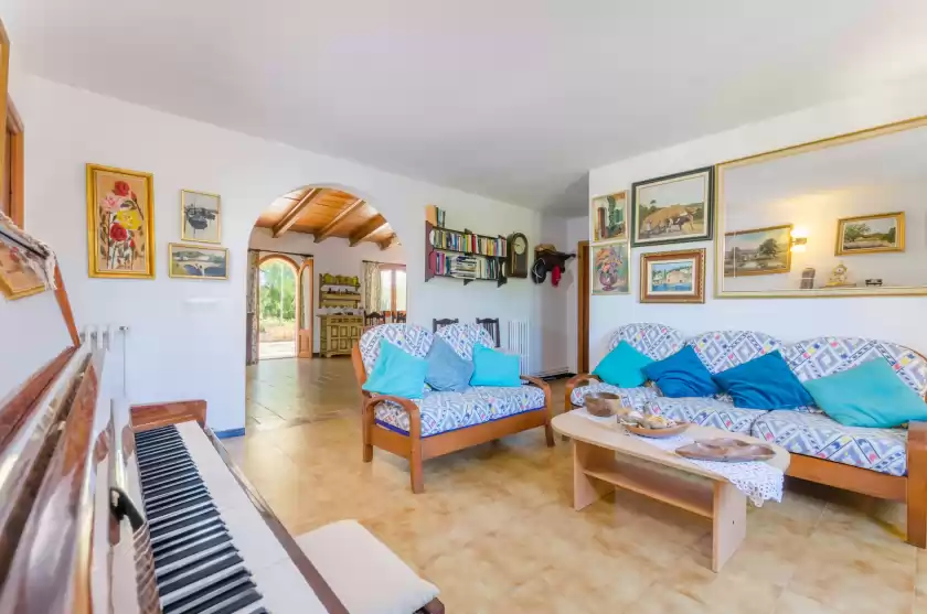 Holiday rentals in Sera de mavi, Algaida