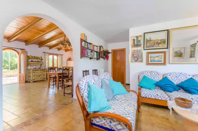 Holiday rentals in Sera de mavi, Algaida