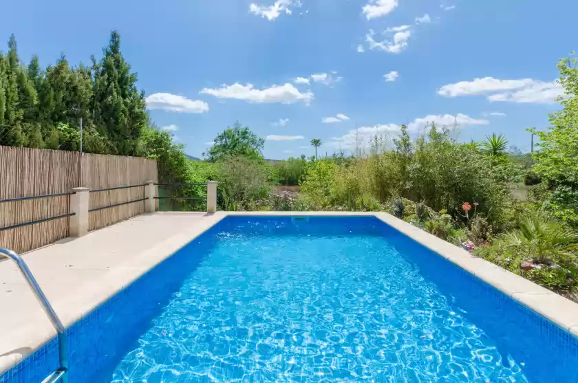 Holiday rentals in Sera de mavi, Algaida