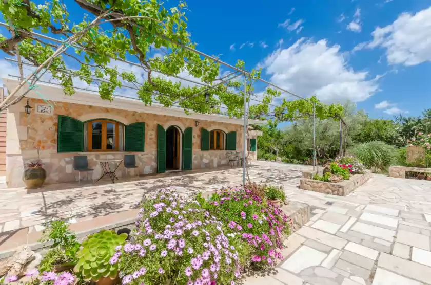 Holiday rentals in Sera de mavi, Algaida