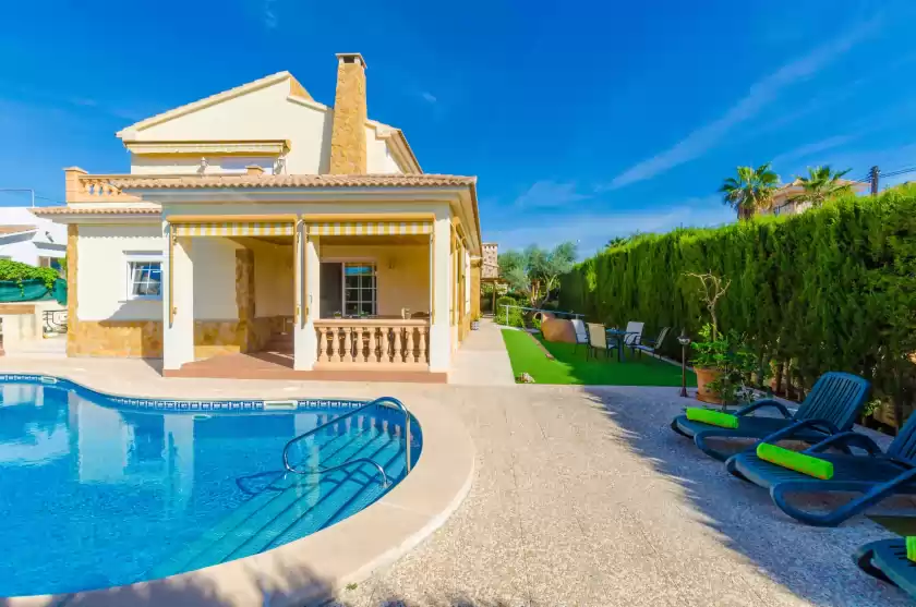Holiday rentals in Bahía grande, Badia Gran