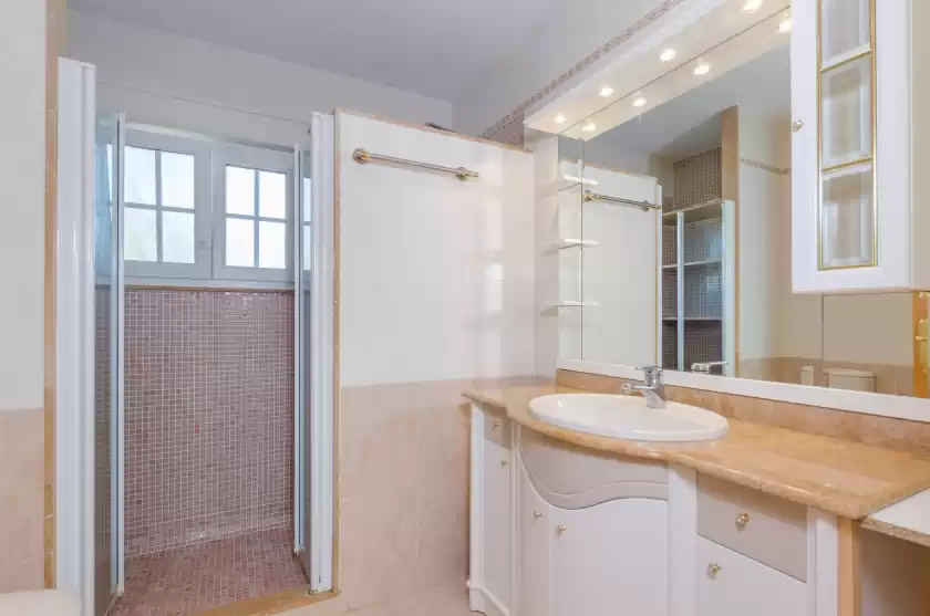 Holiday rentals in Bahía grande, Badia Gran