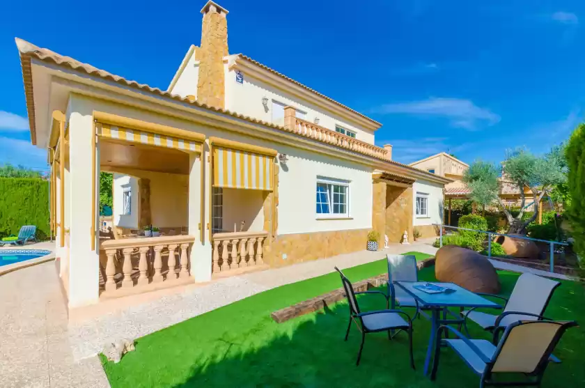 Holiday rentals in Bahía grande, Badia Gran