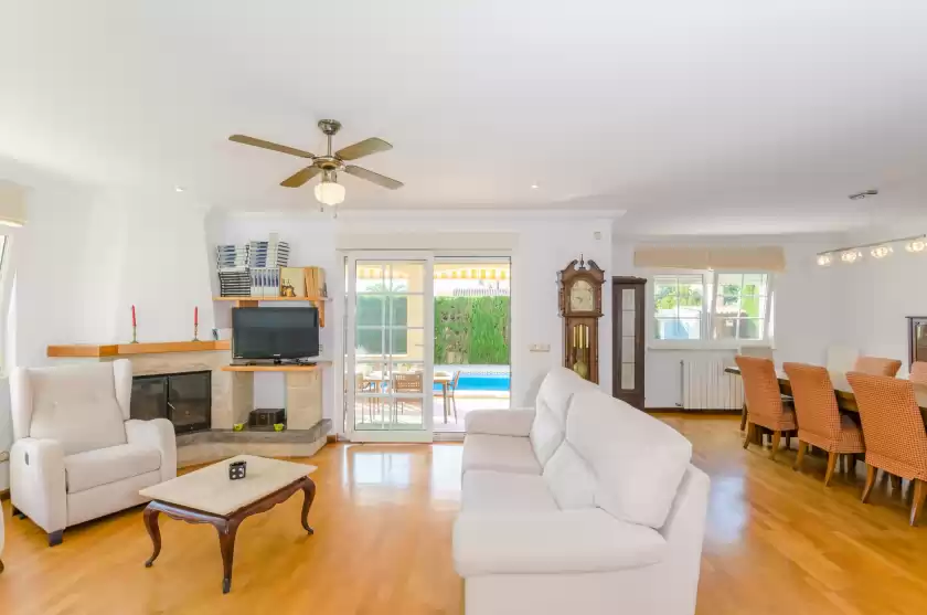 Holiday rentals in Bahía grande, Badia Gran