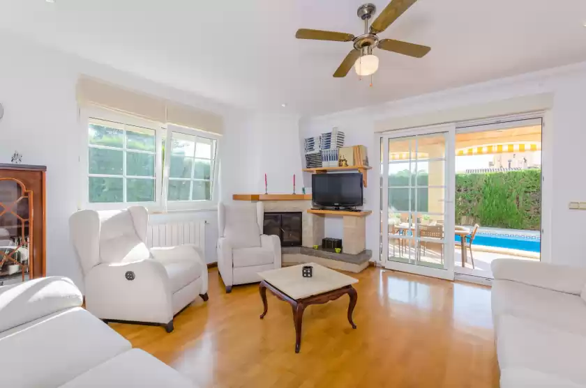Holiday rentals in Bahía grande, Badia Gran