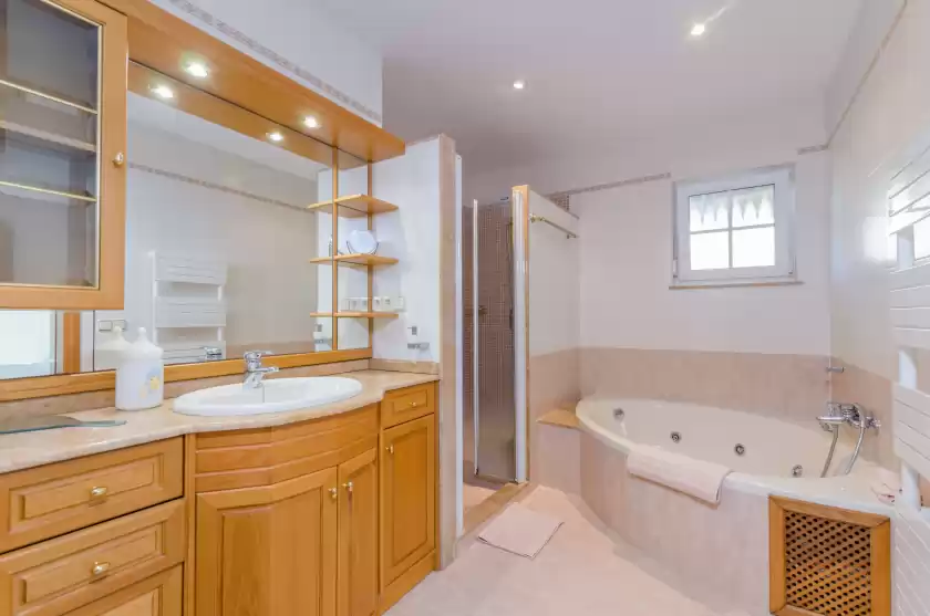 Holiday rentals in Bahía grande, Badia Gran