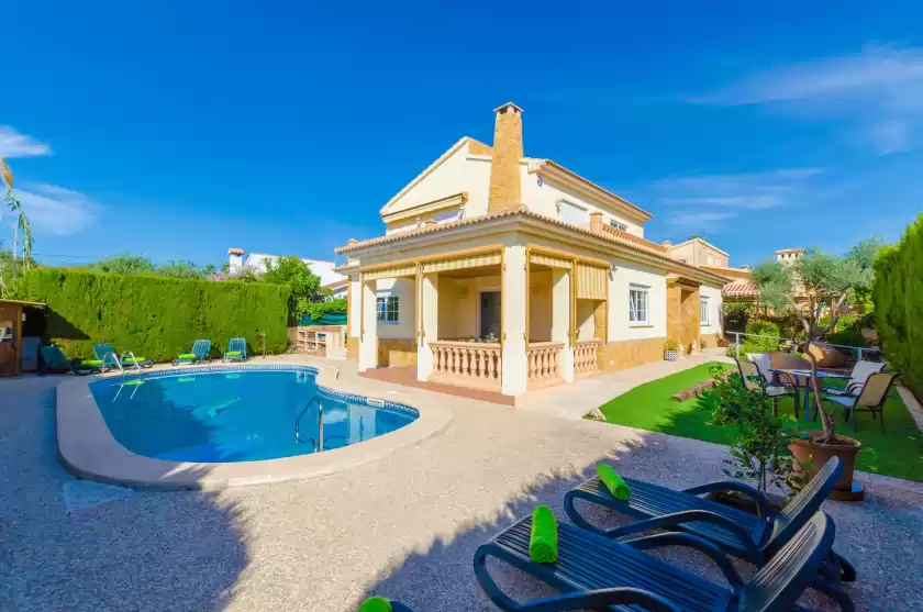 Holiday rentals in Bahía grande, Badia Gran