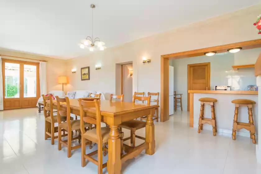 Holiday rentals in Can passarell, Campos
