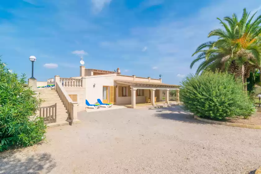 Holiday rentals in Can passarell, Campos