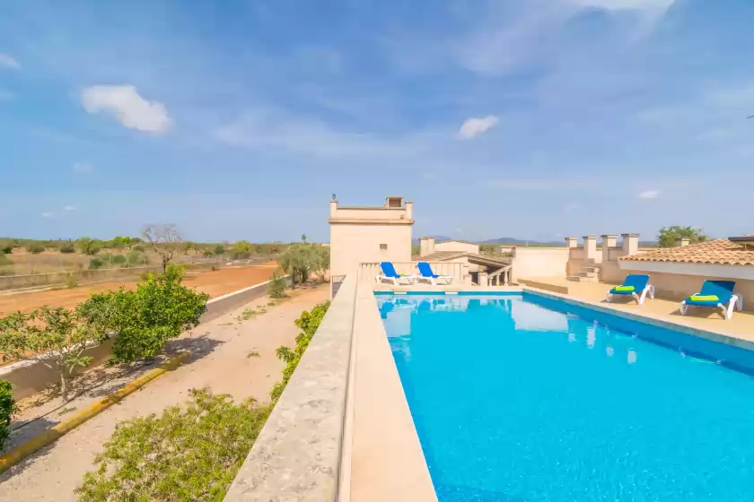 Holiday rentals in Can passarell, Campos