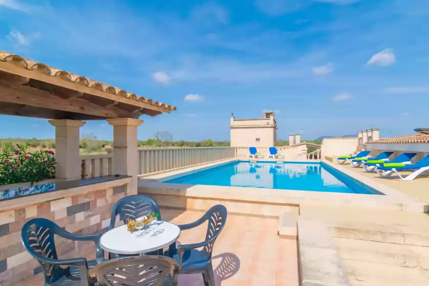 Holiday rentals in Can passarell, Campos