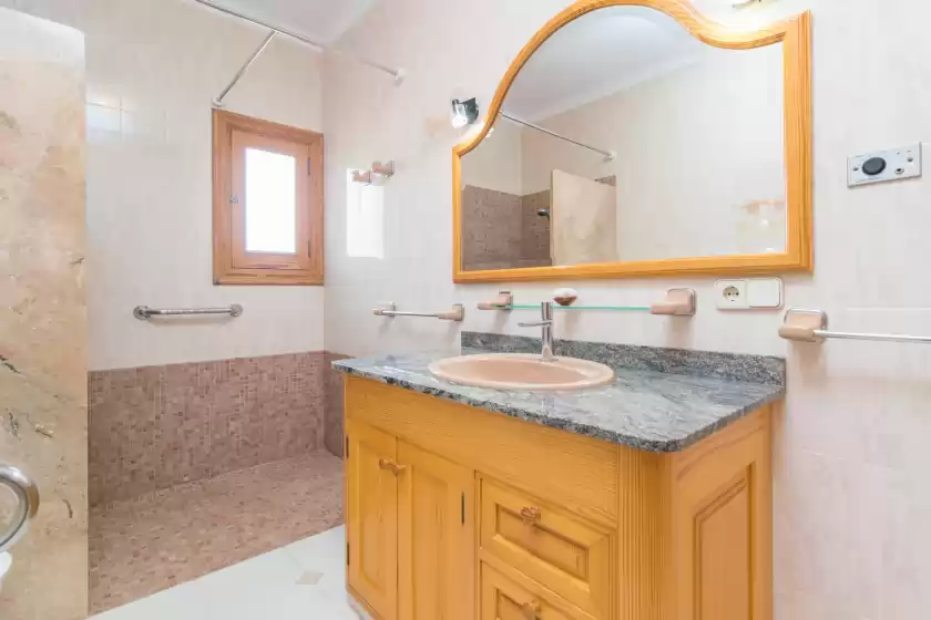 Holiday rentals in Can passarell, Campos