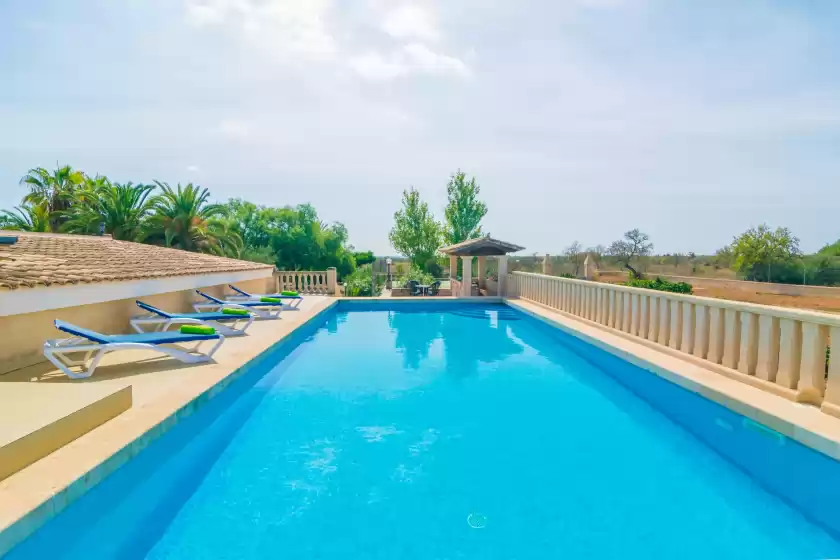 Holiday rentals in Can passarell, Campos