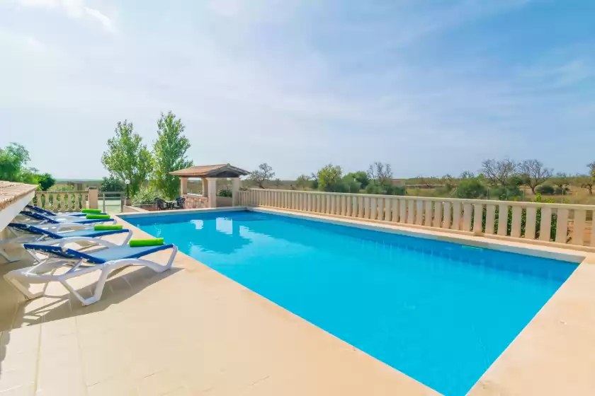 Holiday rentals in Can passarell, Campos