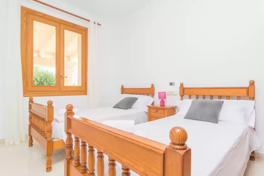 Holiday rentals in Can passarell, Campos