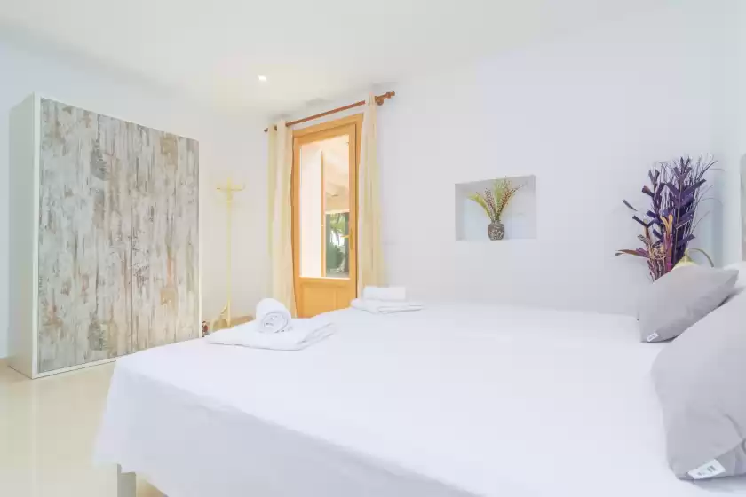 Holiday rentals in Can passarell, Campos
