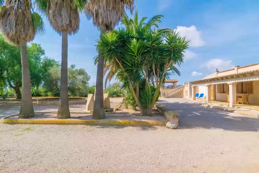 Holiday rentals in Can passarell, Campos