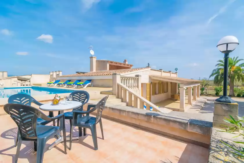 Holiday rentals in Can passarell, Campos