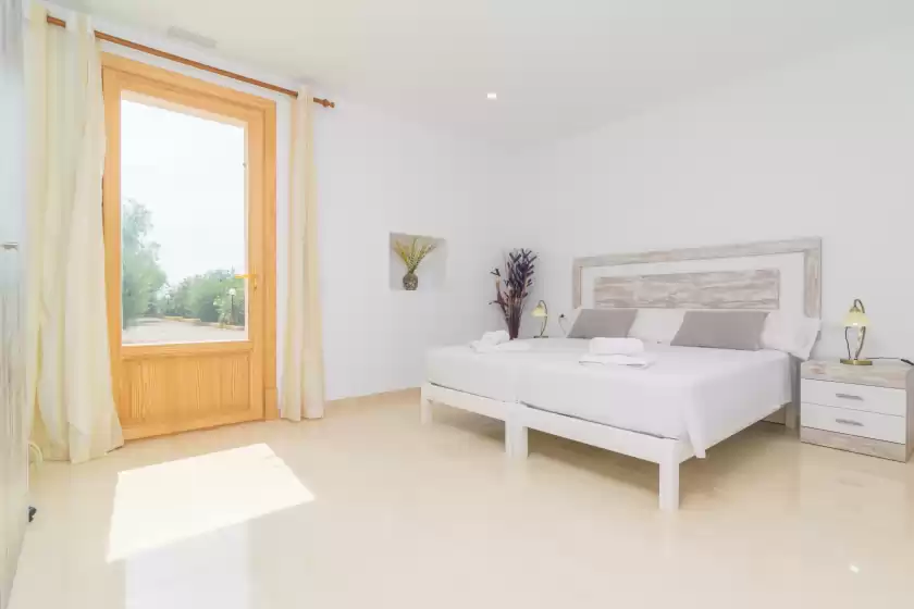 Holiday rentals in Can passarell, Campos