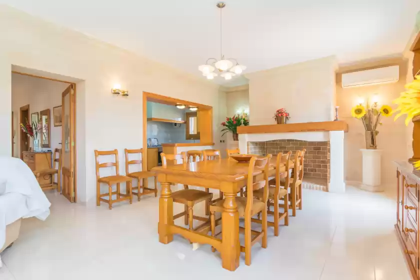 Holiday rentals in Can passarell, Campos