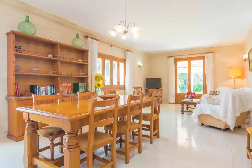 Holiday rentals in Can passarell, Campos