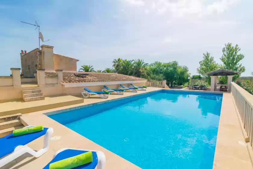Holiday rentals in Can passarell, Campos