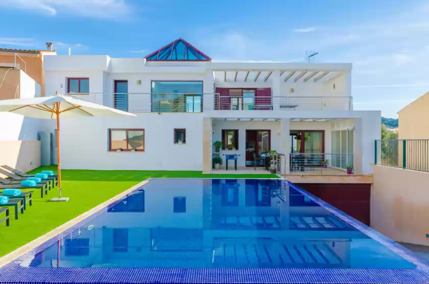 Holiday rentals in Villa puigverd