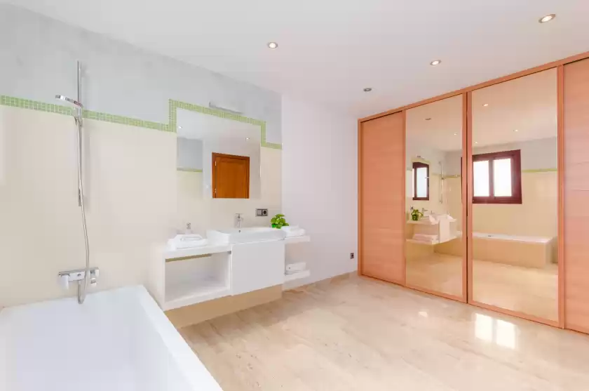 Holiday rentals in Villa puigverd, Felanitx