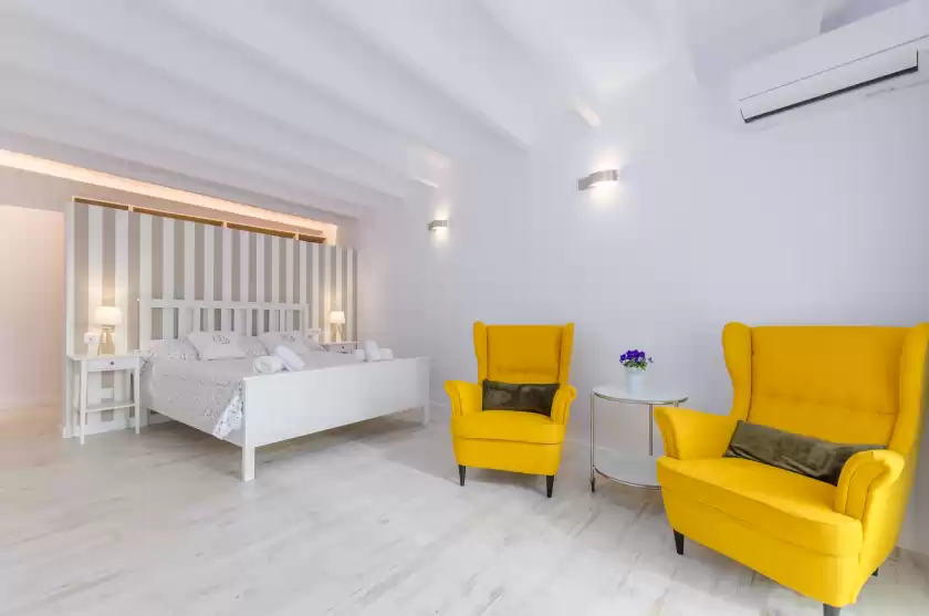 Holiday rentals in Es reco, Costitx