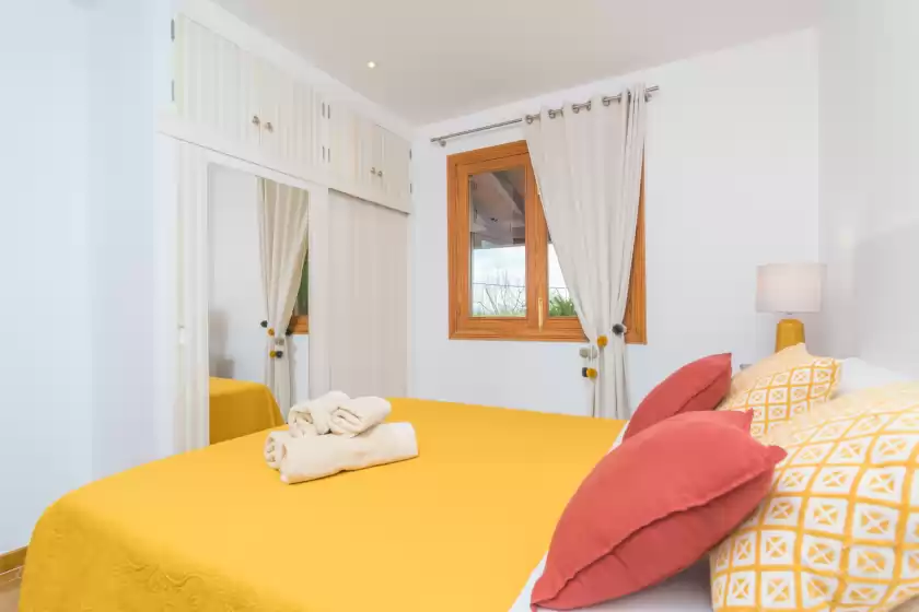 Holiday rentals in Es pou, Biniamar
