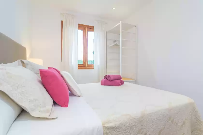 Holiday rentals in Es pou, Biniamar