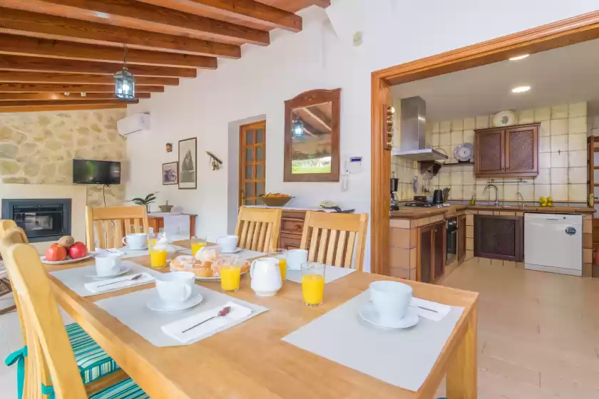 Holiday rentals in Es pou, Biniamar