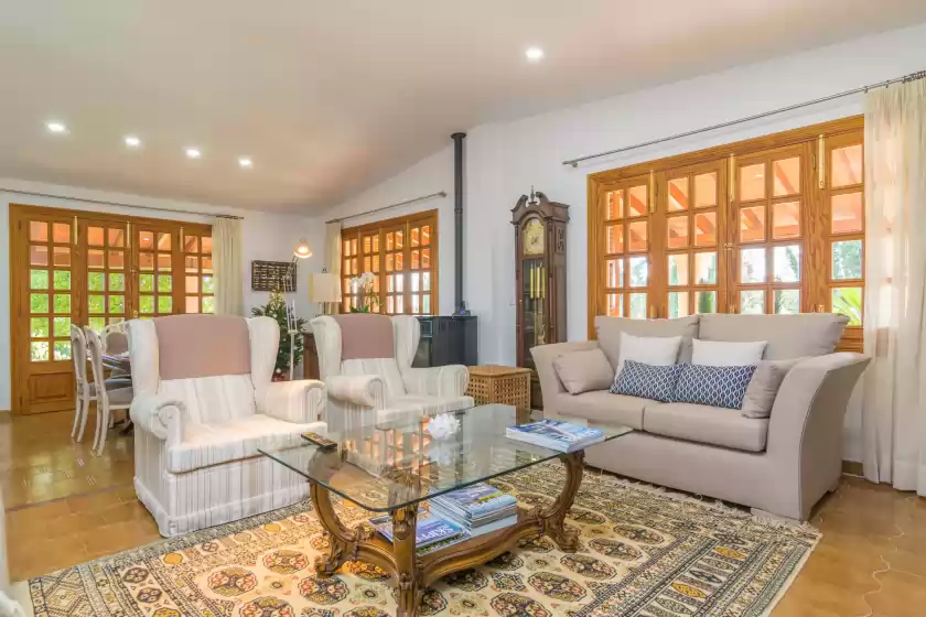 Holiday rentals in Es pou, Biniamar