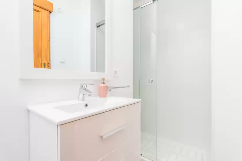 Holiday rentals in Es pou, Biniamar