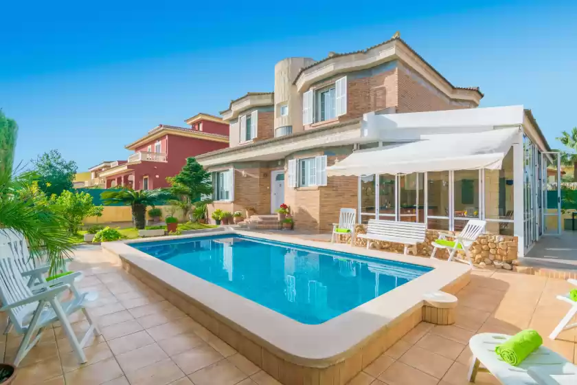 Holiday rentals in Casa laura