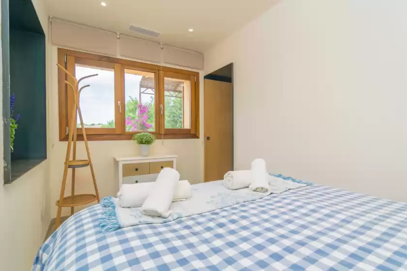 Holiday rentals in Paratge de son toniet, Búger