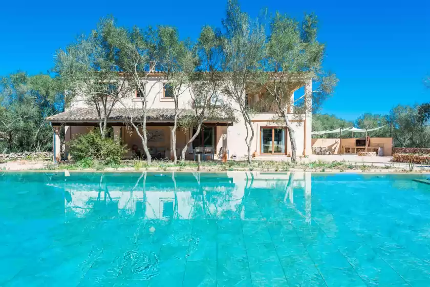 Holiday rentals in Can madis