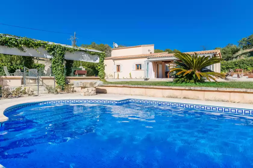 Holiday rentals in Villa paradiso