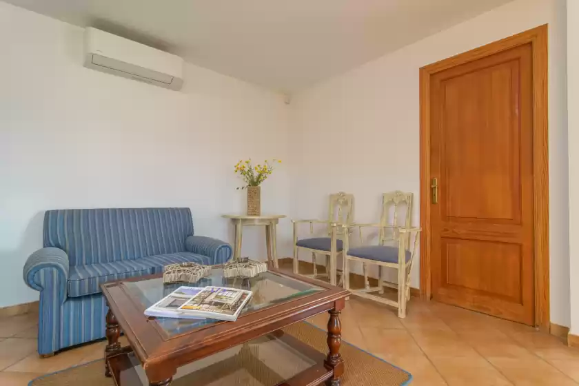 Holiday rentals in Can pilos, Inca