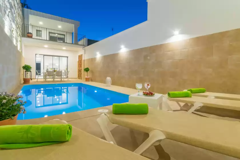 Holiday rentals in Can serra