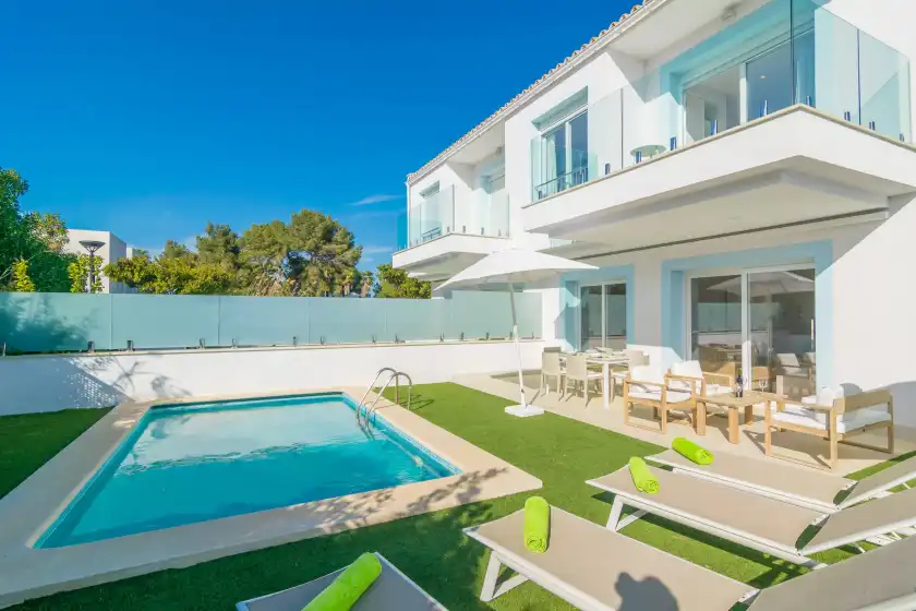 Holiday rentals in Villa del lago 2