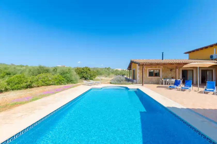 Holiday rentals in Villa lorena, ses Salines