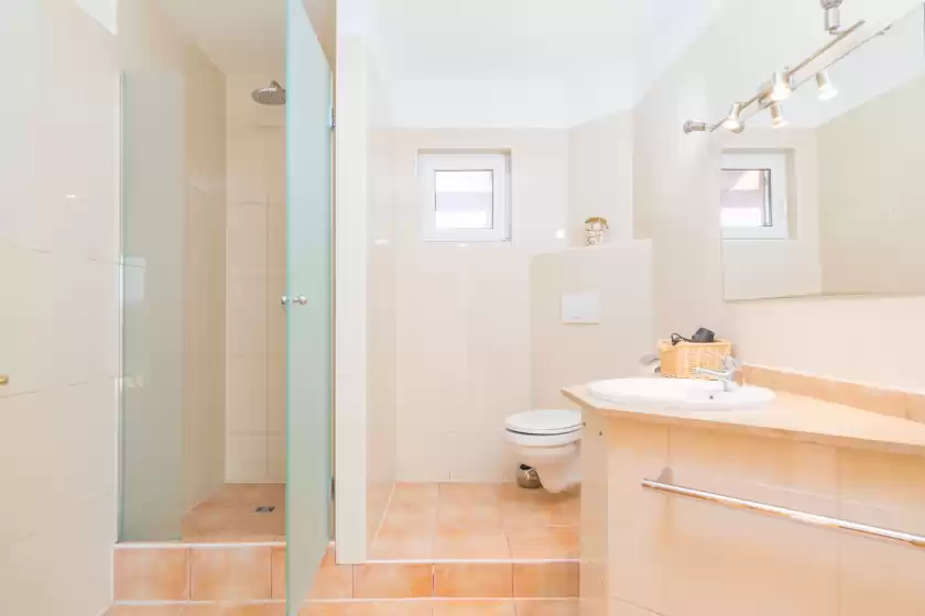 Holiday rentals in Villa lorena, ses Salines