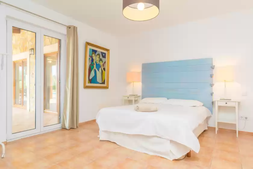 Holiday rentals in Villa lorena, ses Salines