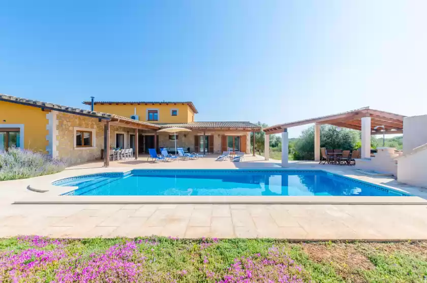 Holiday rentals in Villa lorena, ses Salines
