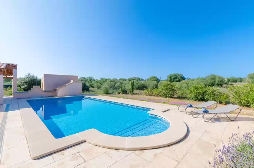 Holiday rentals in Villa lorena, ses Salines