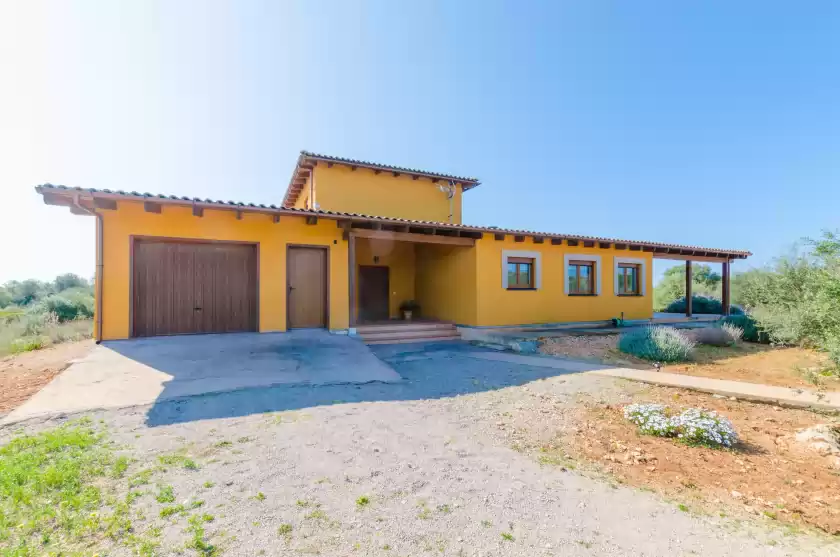 Holiday rentals in Villa lorena, ses Salines