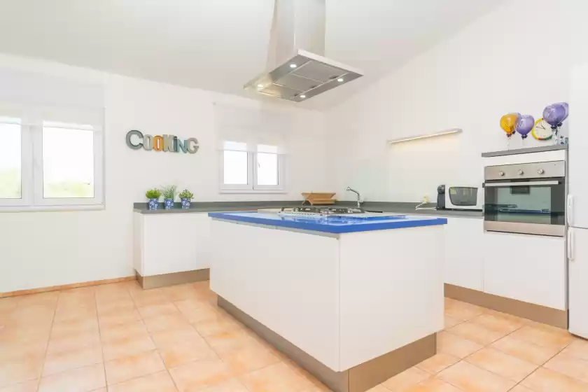 Holiday rentals in Villa lorena, ses Salines